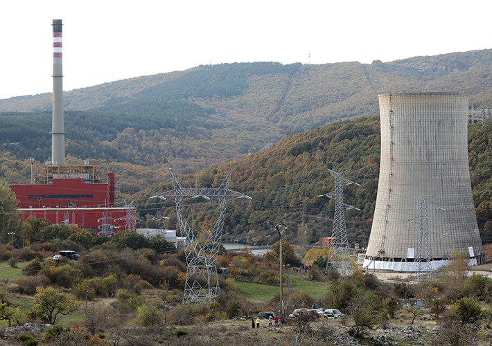 Foto La voladura de la térmica Velilla, un paso de gigante hacia una economía verde, competitiva y sostenible.